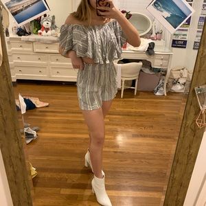 SUPER CUTE shorts and crop top set!!